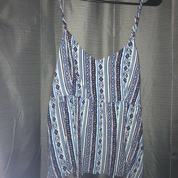 Aztec tank with adjustable straps - Picture 1 of 3